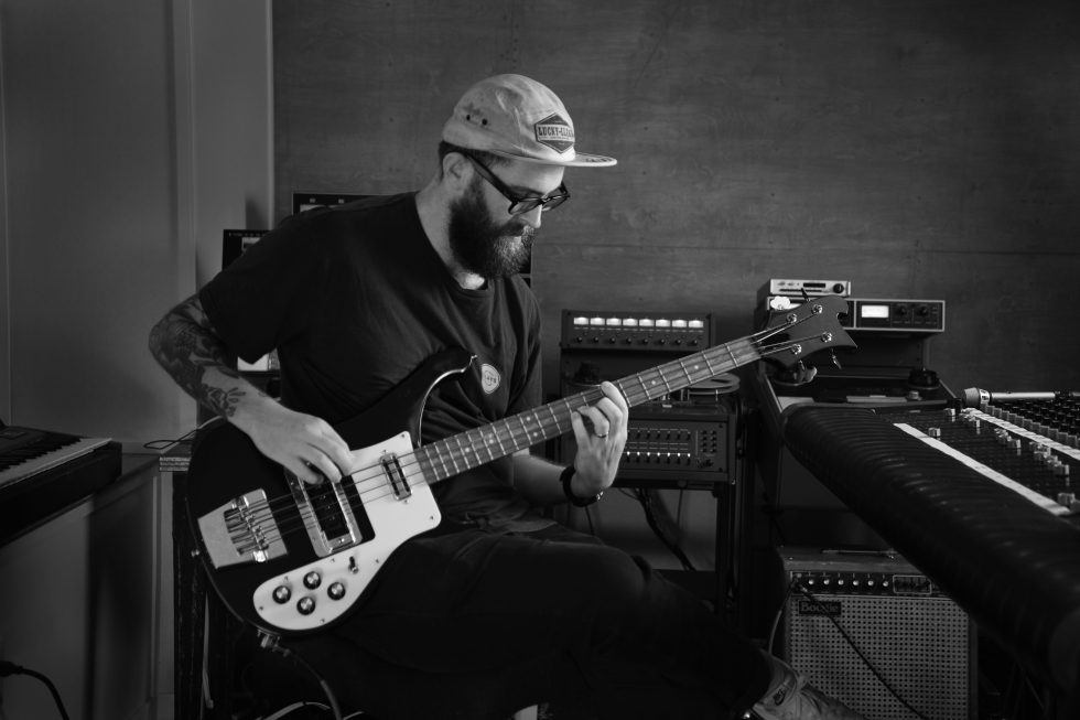 Aaron Feeney performing live